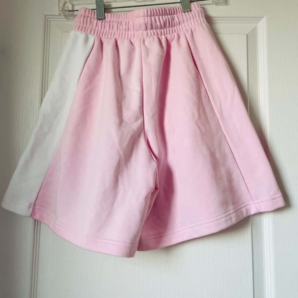 Brand New Adidas Women's Color Block Shorts Pink Gray Size XS - Picture 2 of 3